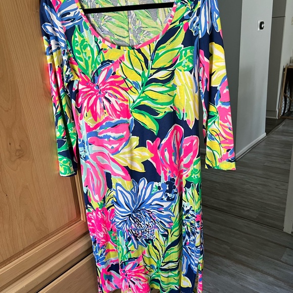 Lily Pulitzer dress. Long sleeve medium. I’m great condition. - Picture 2 of 4